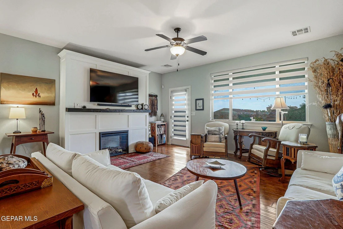 Photo of 7223 LONGSPUR Drive