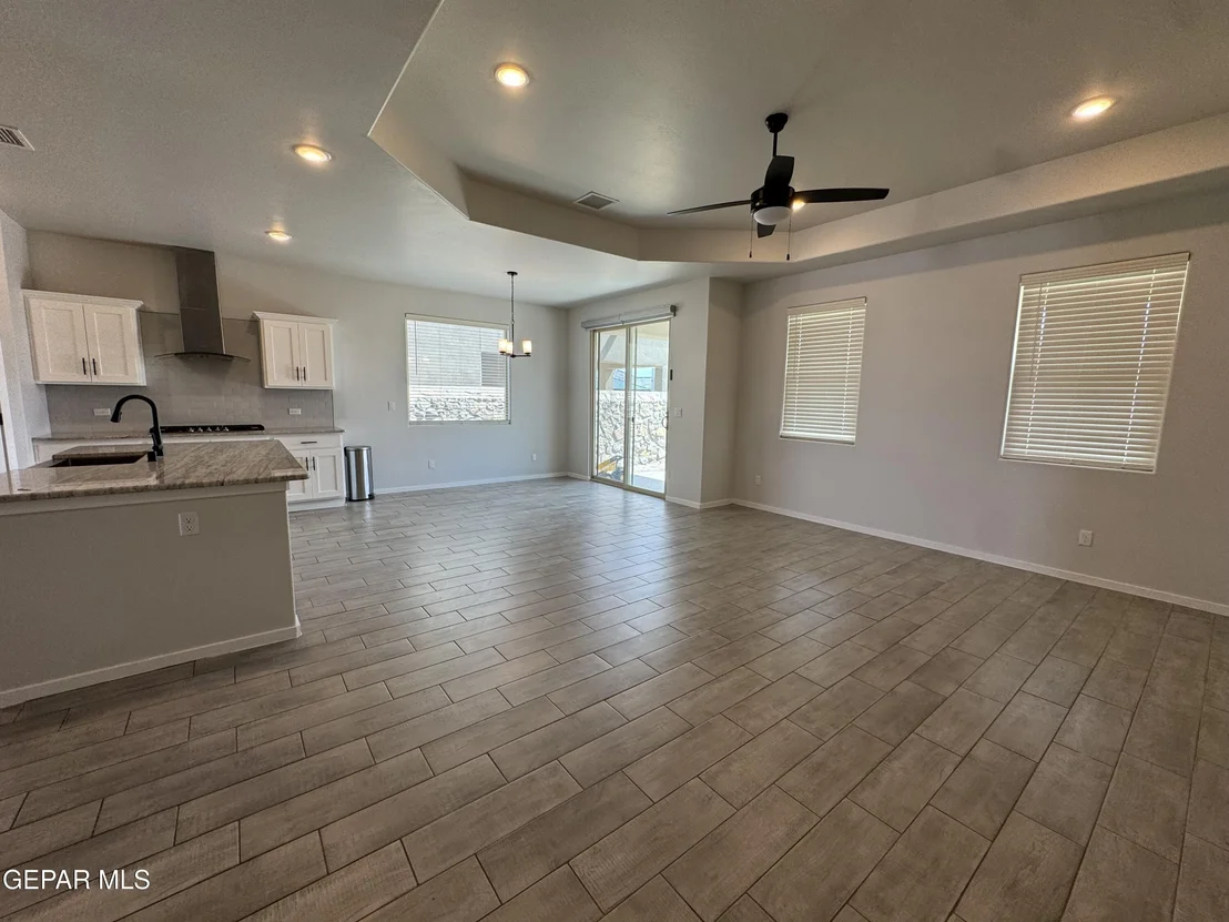 Photo of 388 NAILSEAS Place