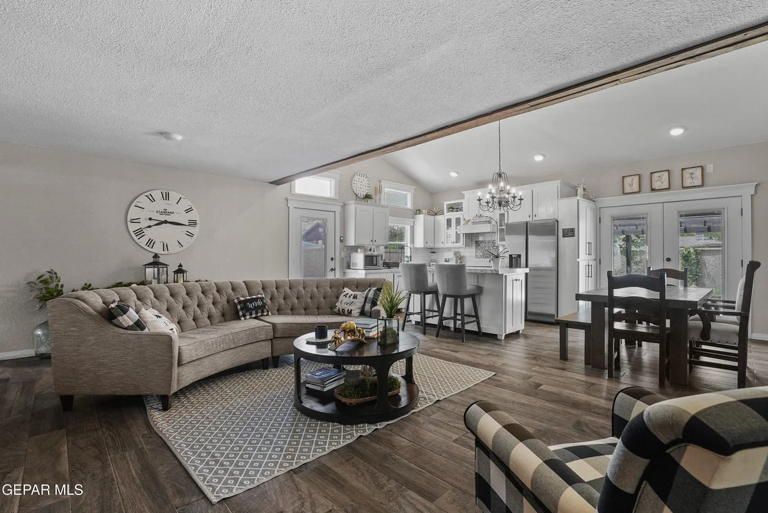 Photo of 731 PLAZER Place