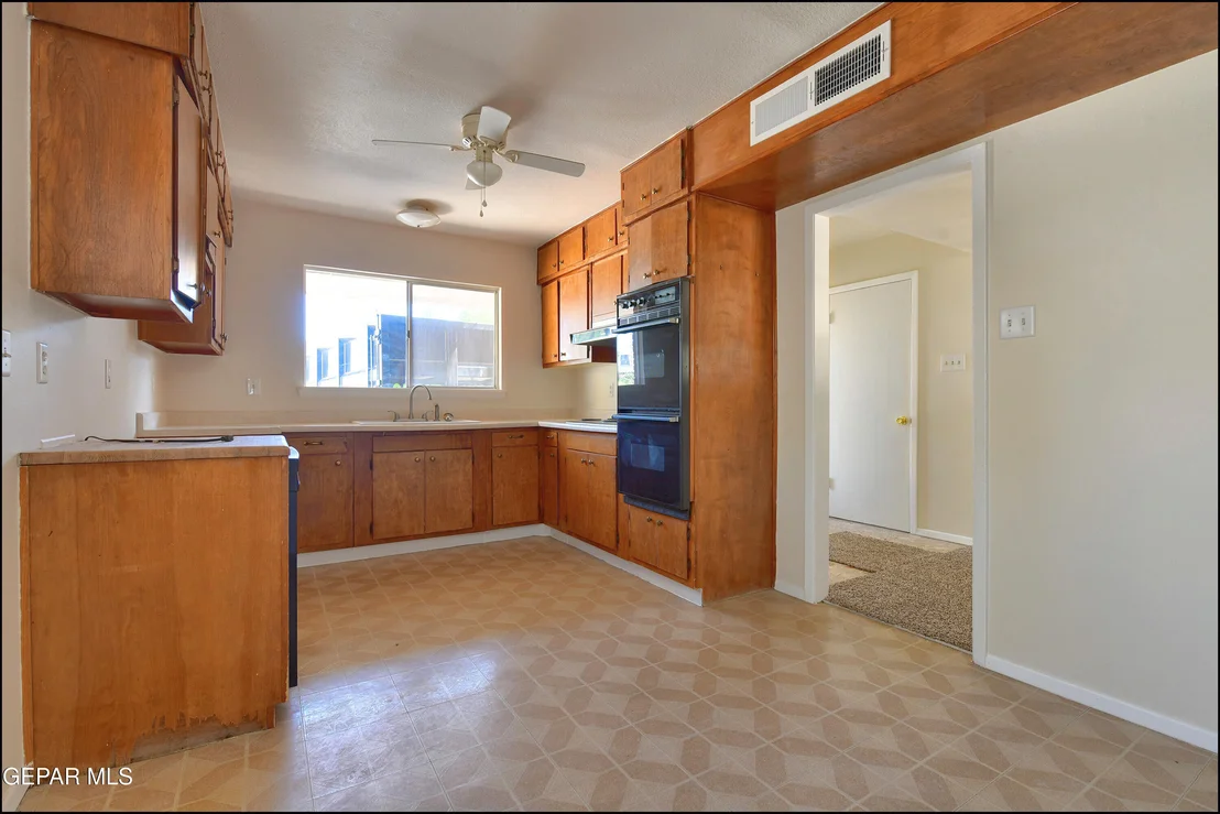 Photo of 3312 DIAMOND Drive