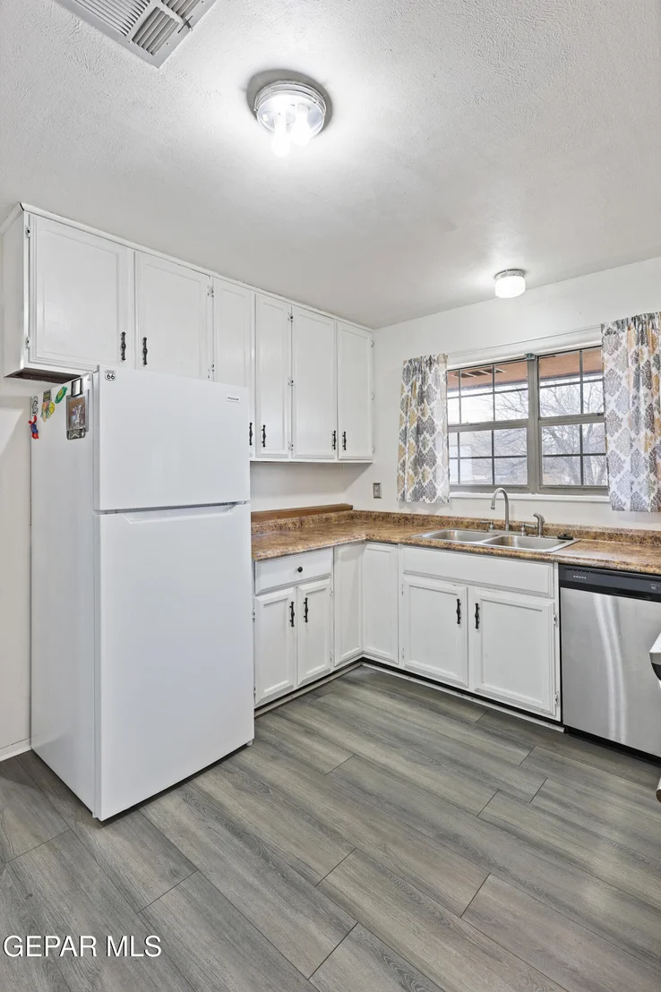Photo of 1100 W FORT DAVIS Avenue
