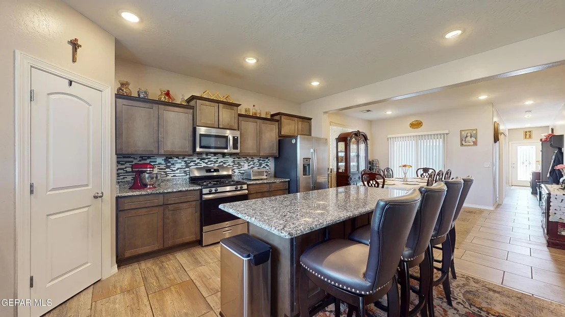 Photo of 129 N Manzanita Drive