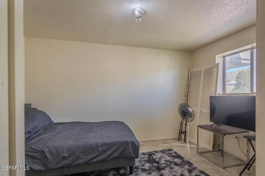 Photo of Unit E at 4155 KRUPP Drive