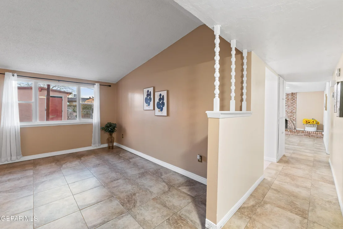 Photo of 332 CARNIVAL Drive