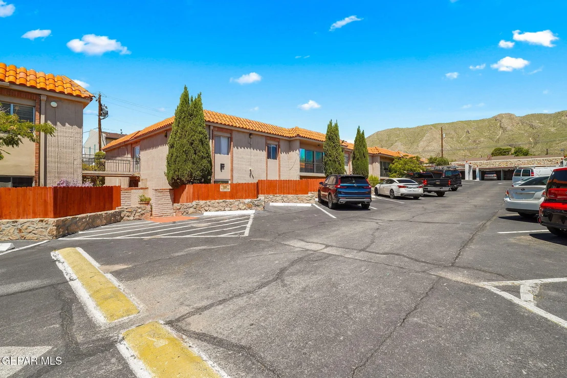 Photo of Unit F6 at 252 Shadow Mountain