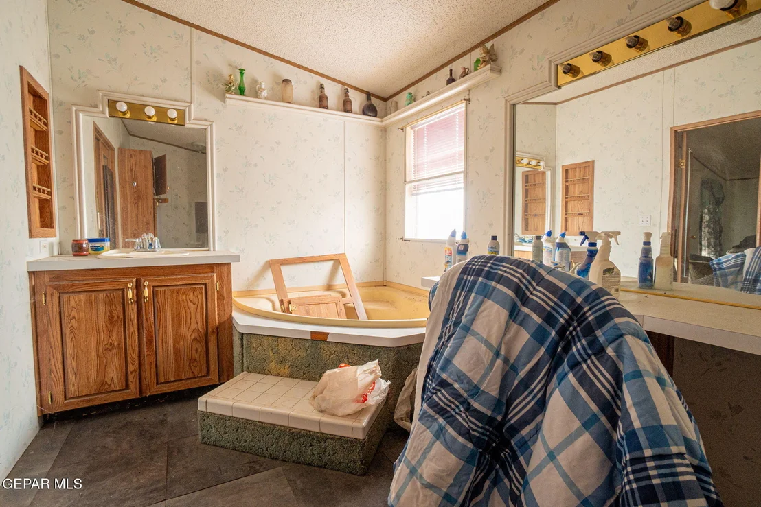 Photo of 255 Windgail Road