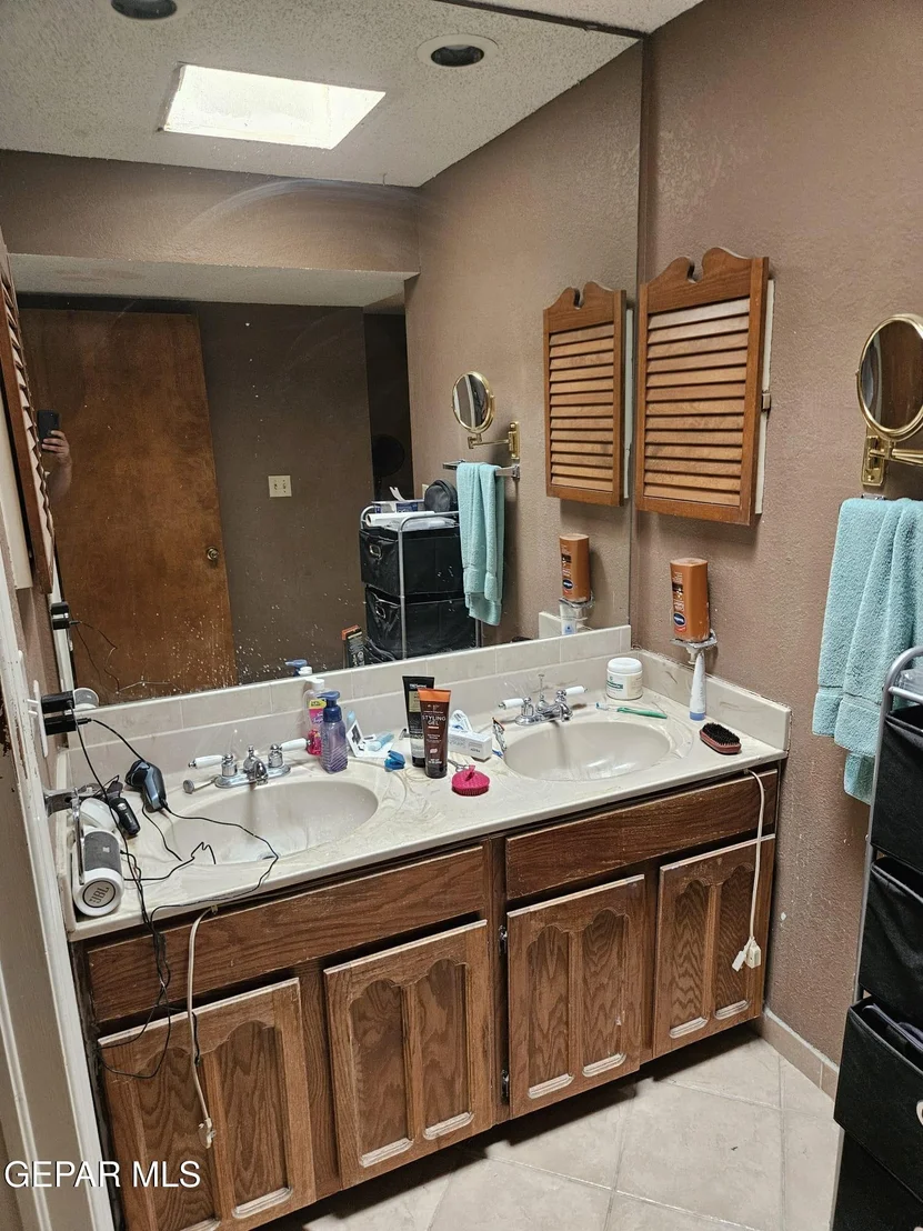 Photo of 704 ESPOLON Drive