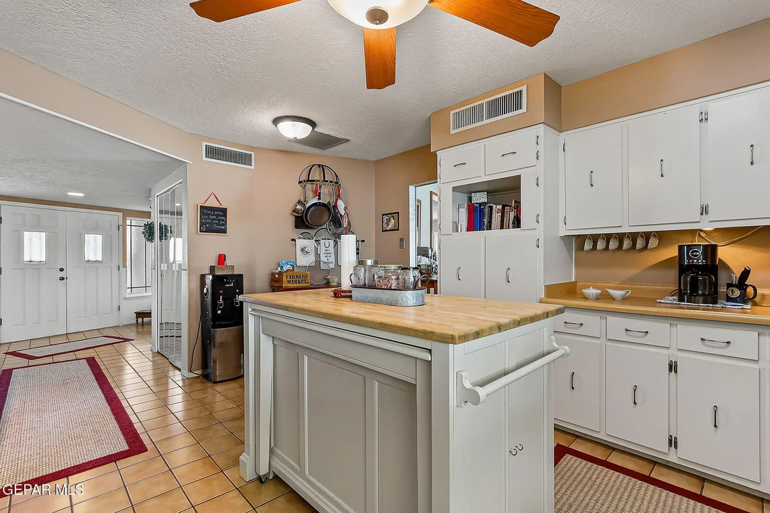 Photo of 136 LAURA GALE Drive