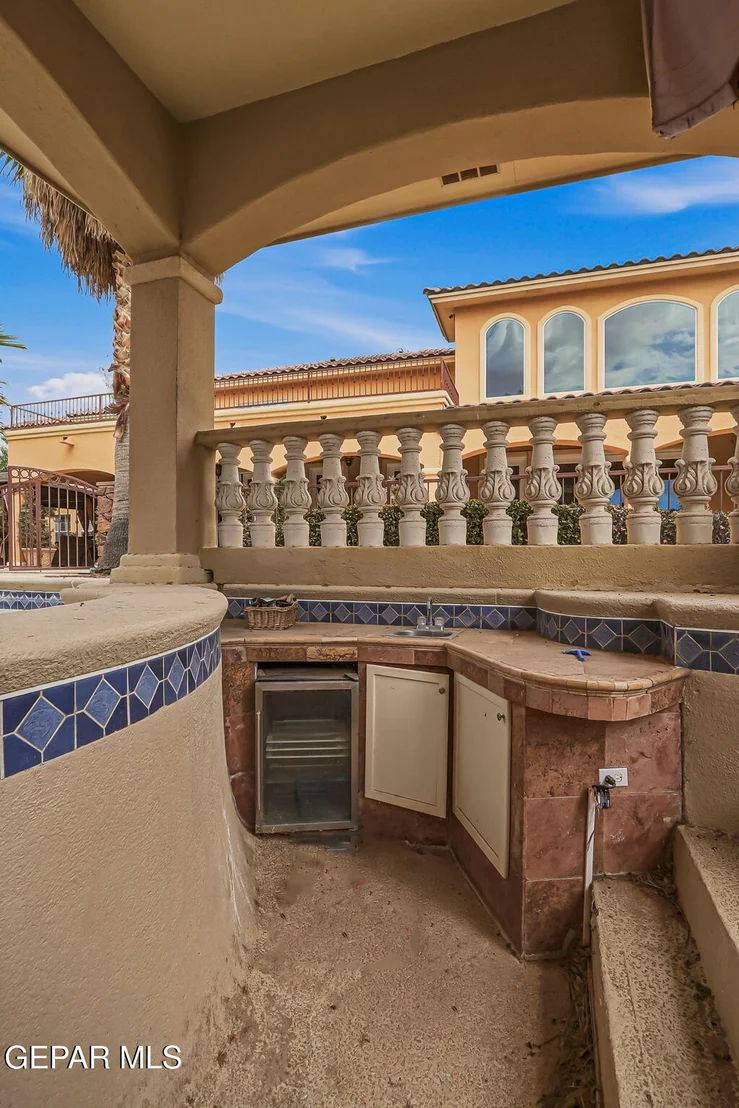 Photo of 609 MEADOW WILLOW Drive