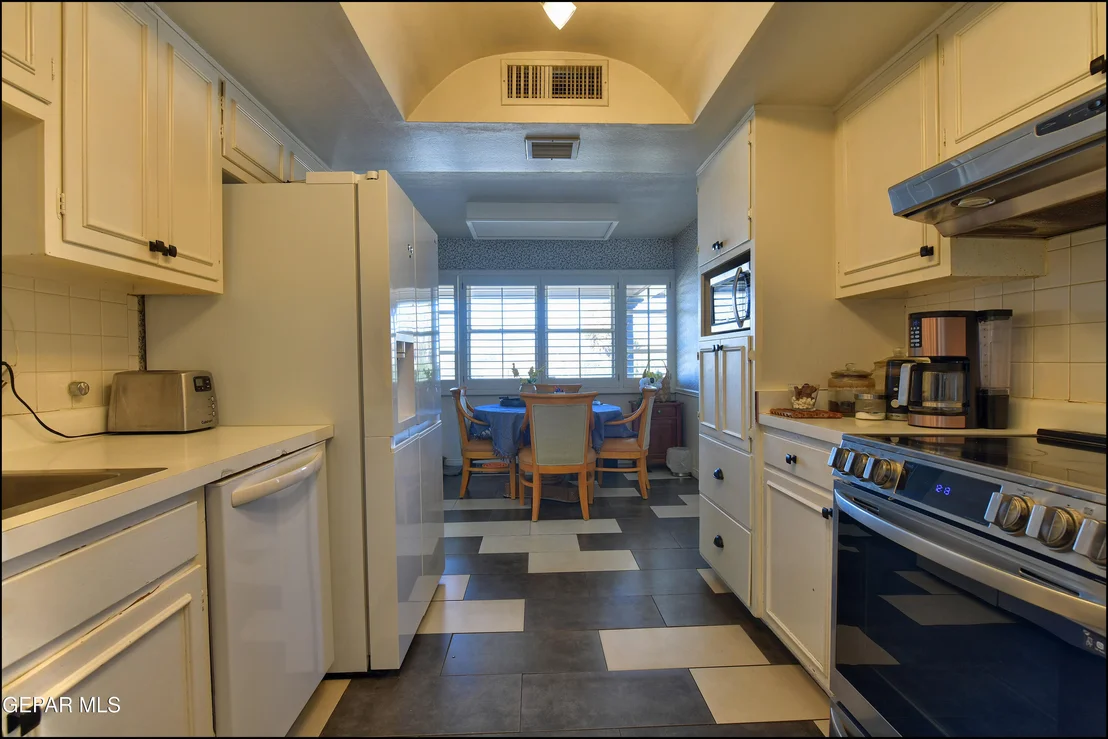 Photo of 411 CROWN POINT Drive