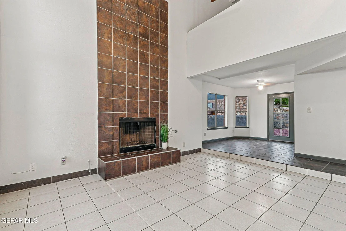 Photo of 7420 LAKEHURST Road