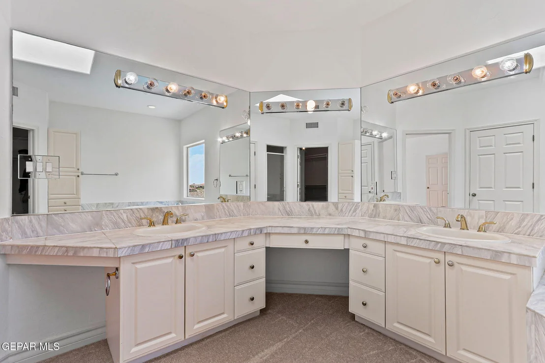 Photo of 5566 Buckley Drive