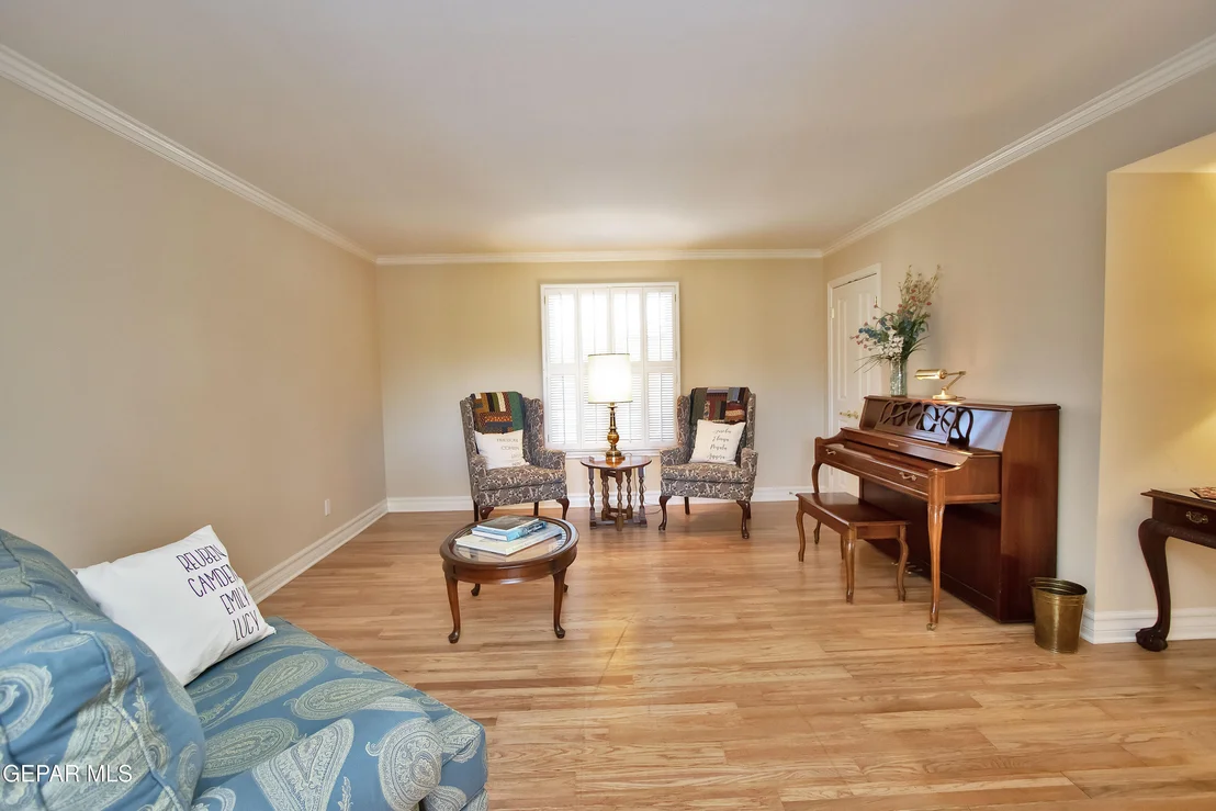 Photo of 517 Stonebluff Road