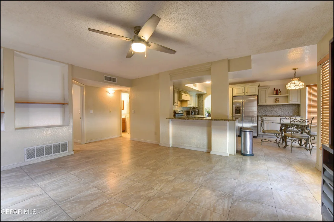 Photo of 7653 DIANJOU Drive