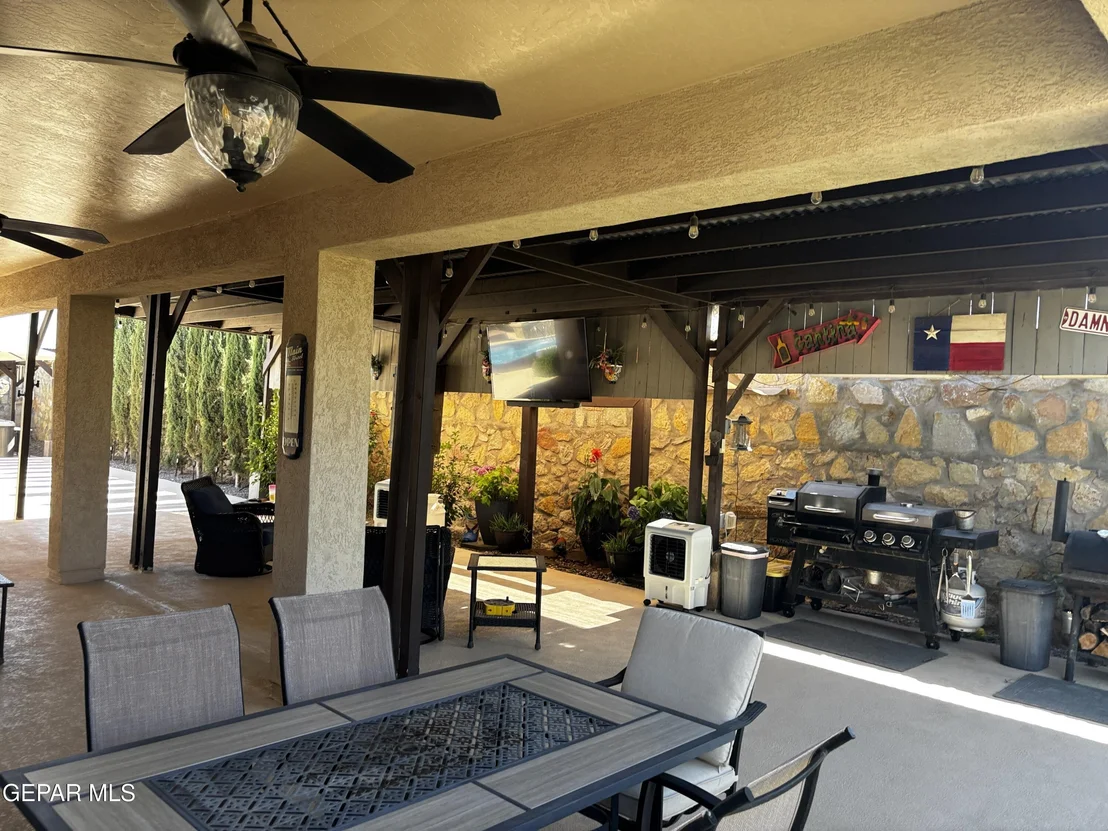 Photo of 987 GRANDEVOLE Drive