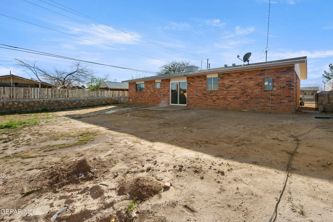 Photo of 220 MARAVILLA Drive