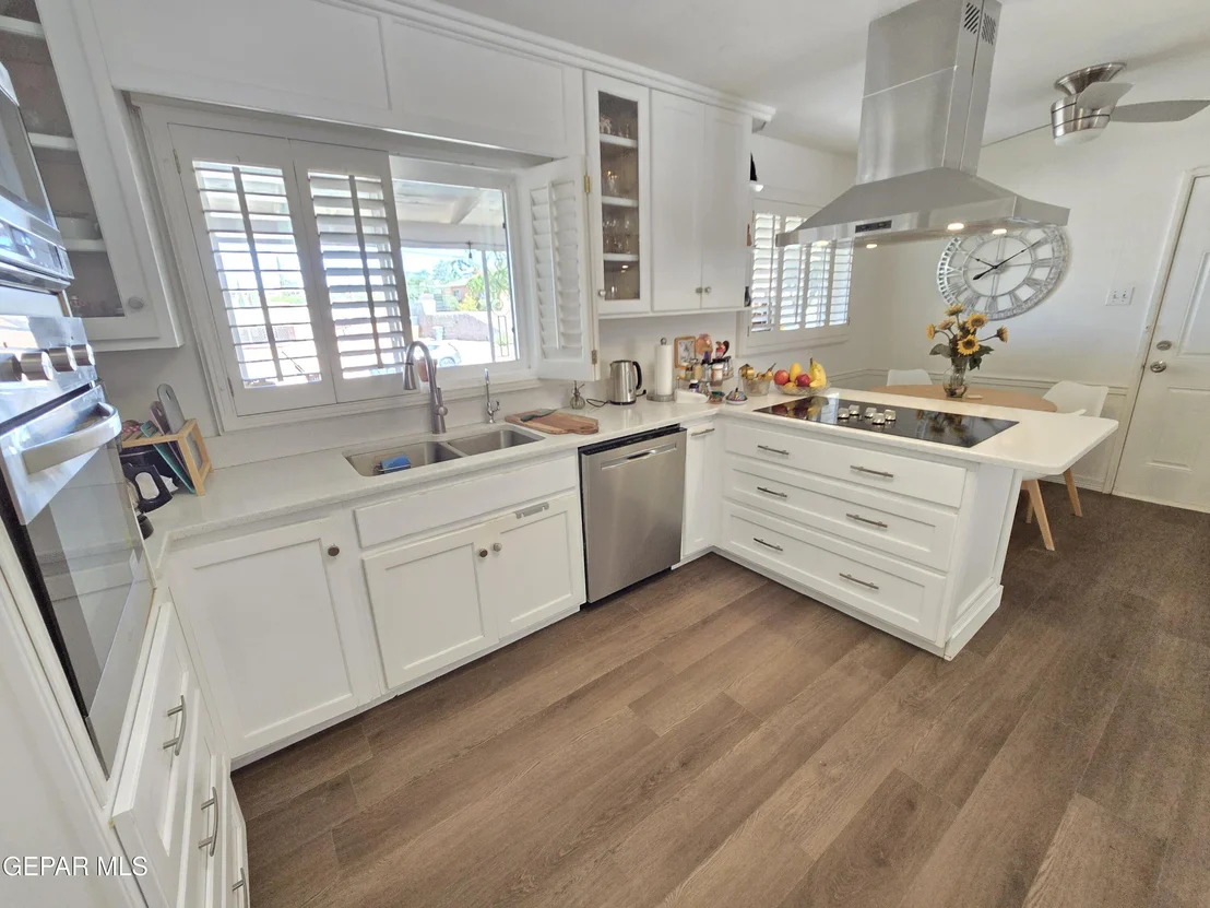 Photo of 4200 BUCKINGHAM Drive