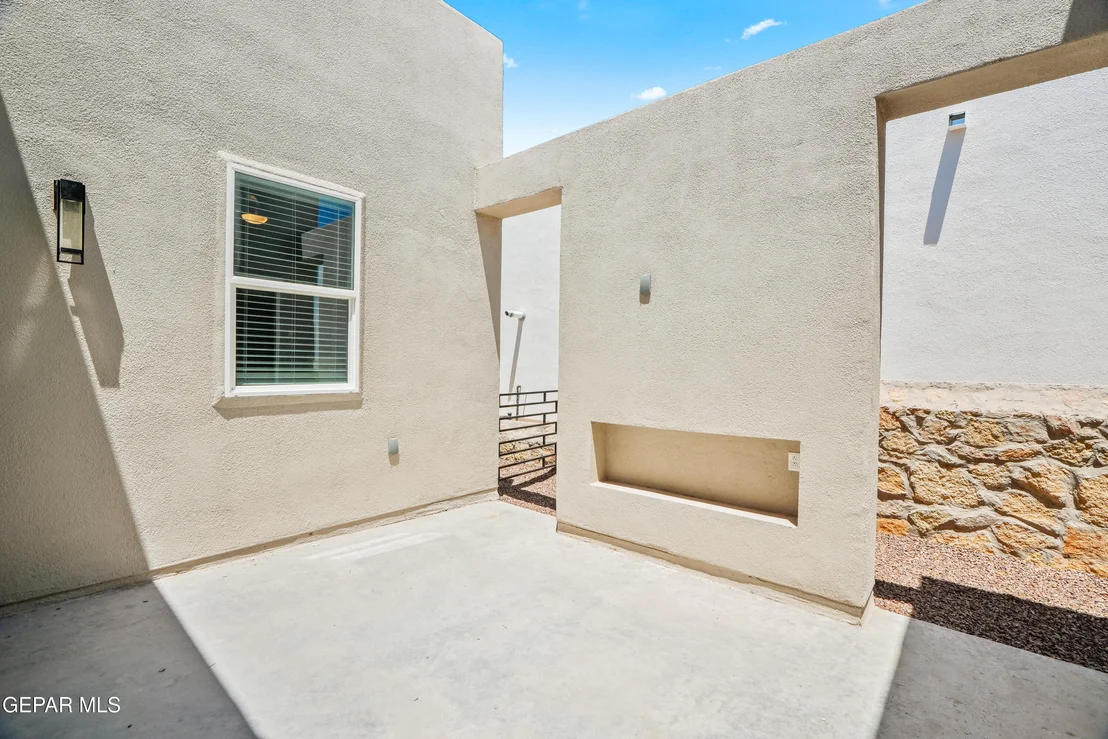 Photo of 808 Fairford Place