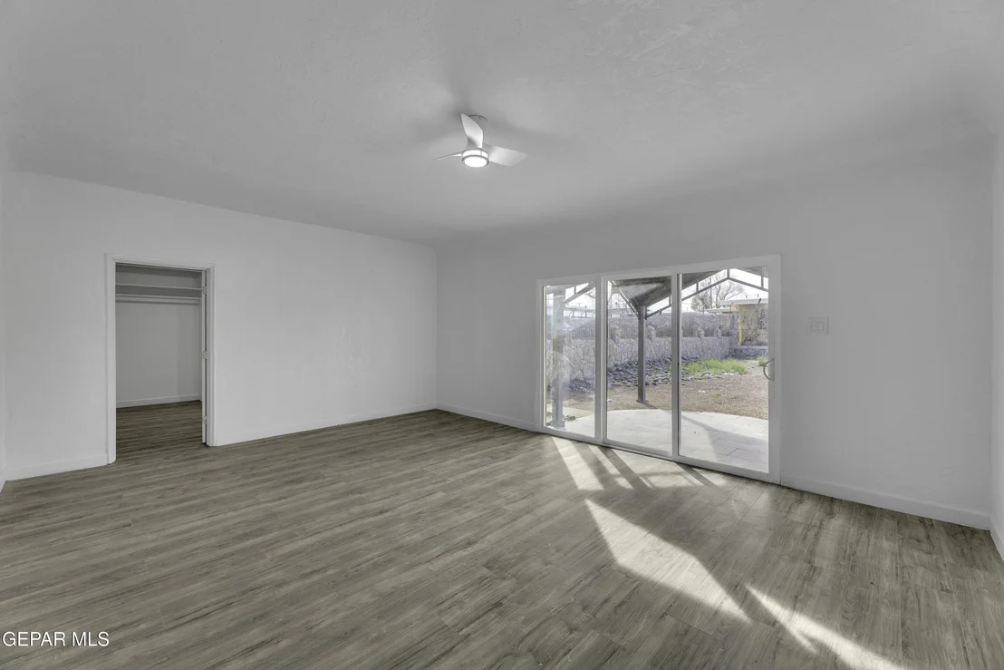 Photo of 2500 HAWLEY Circle