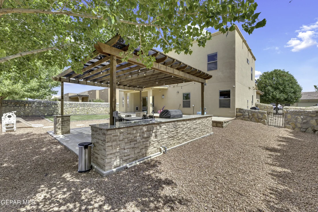 Photo of 5649 VALLEY MAPLE Drive
