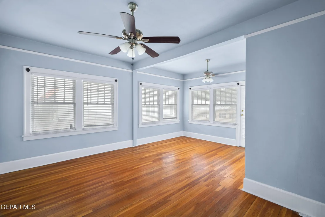 Photo of 3020 Wheeling Avenue