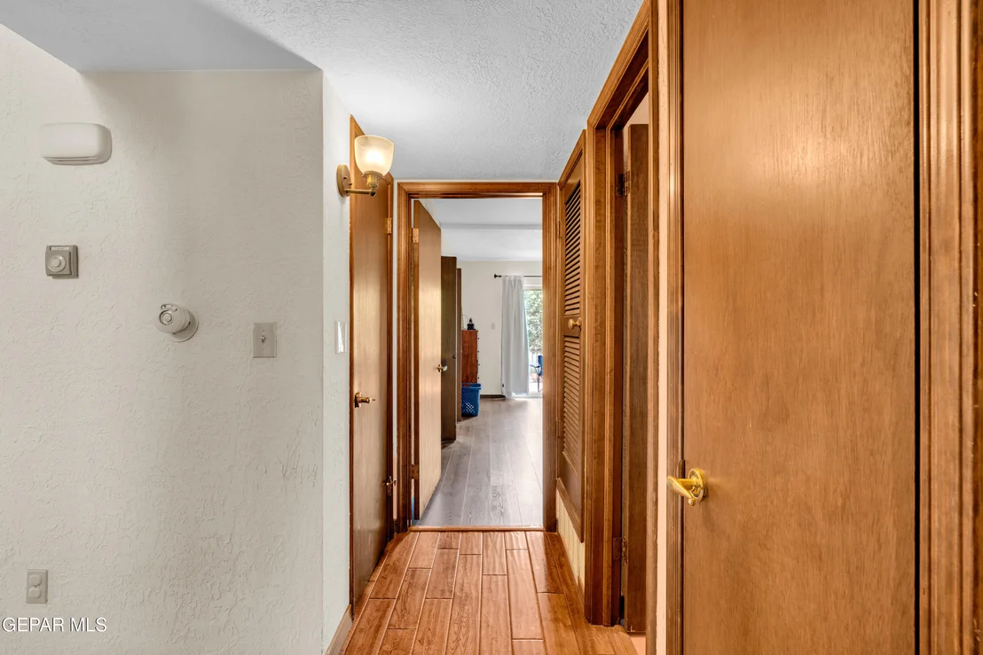 Photo of 737 LAKESHORE Drive