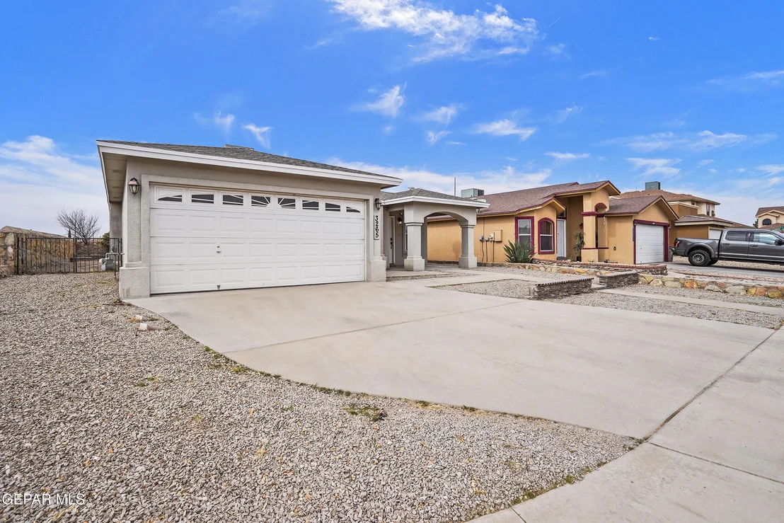 Photo of 3265 MAPLE POINT Drive