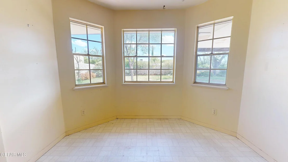 Photo of 720 SOMERSET Drive