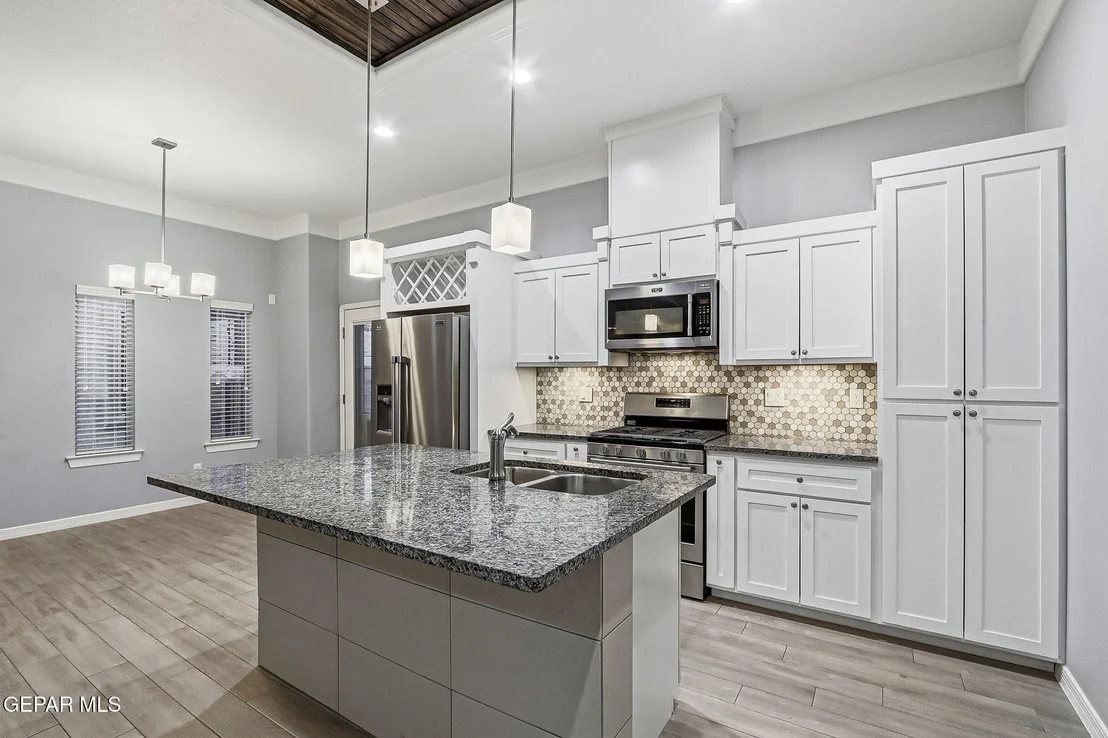 Photo of 932 PENRITH Street