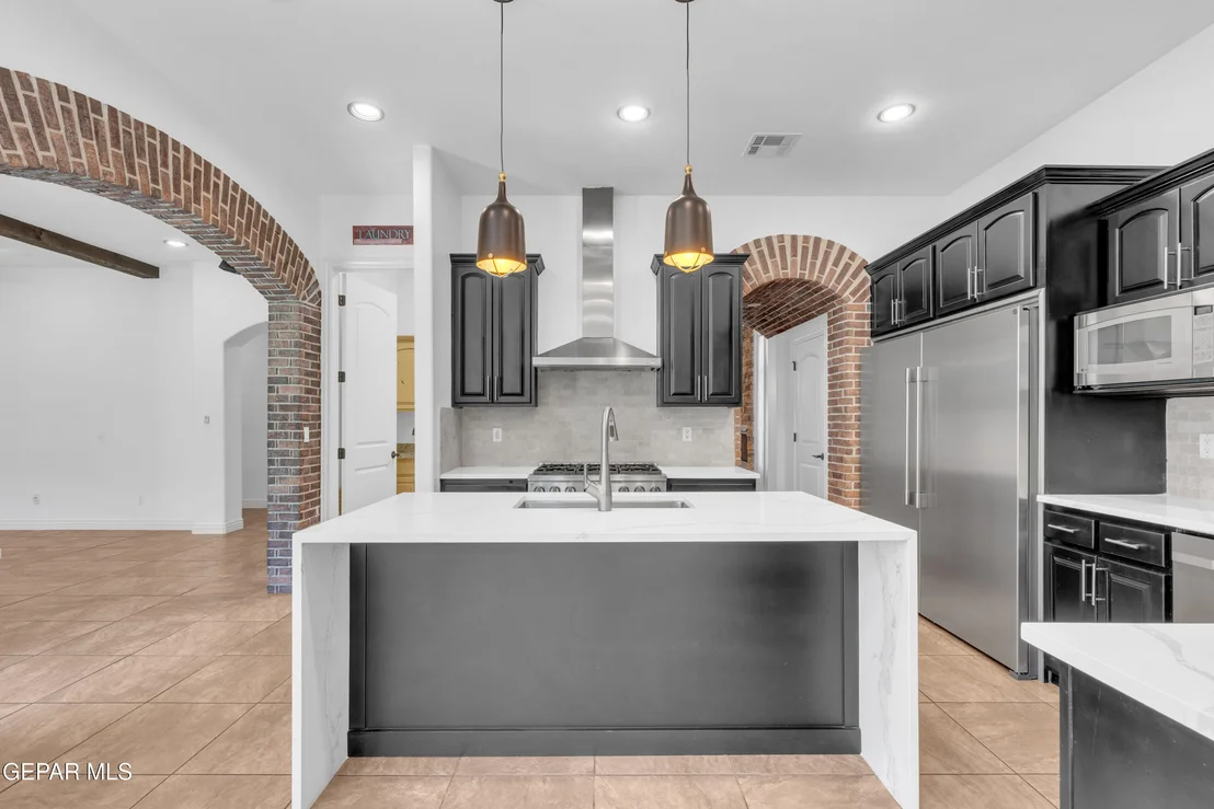 Photo of 5833 SUNDALE Road