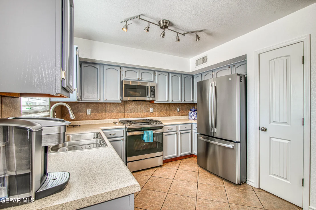 Photo of 6200 KENNETH CAPSHAW Place