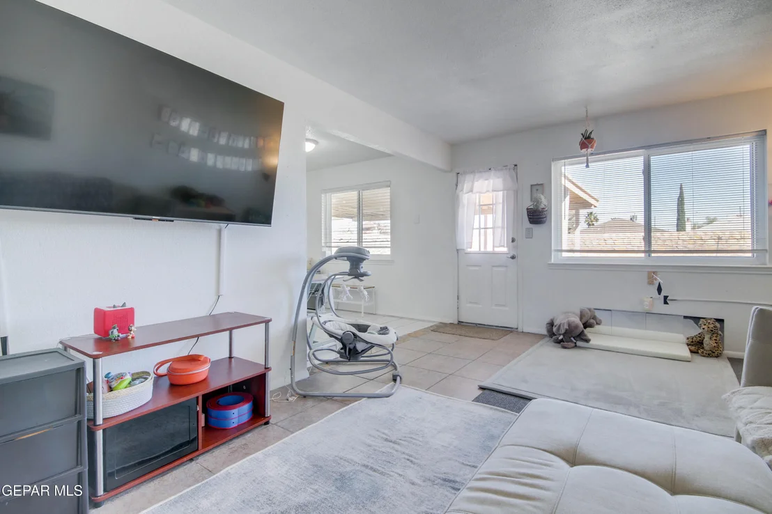 Photo of 5629 LONGVIEW Circle