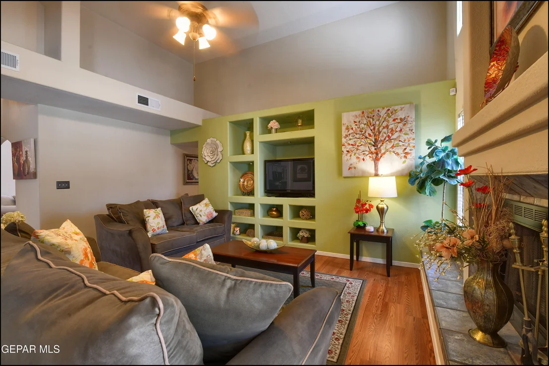 Photo of 6516 Isla del Rey Drive