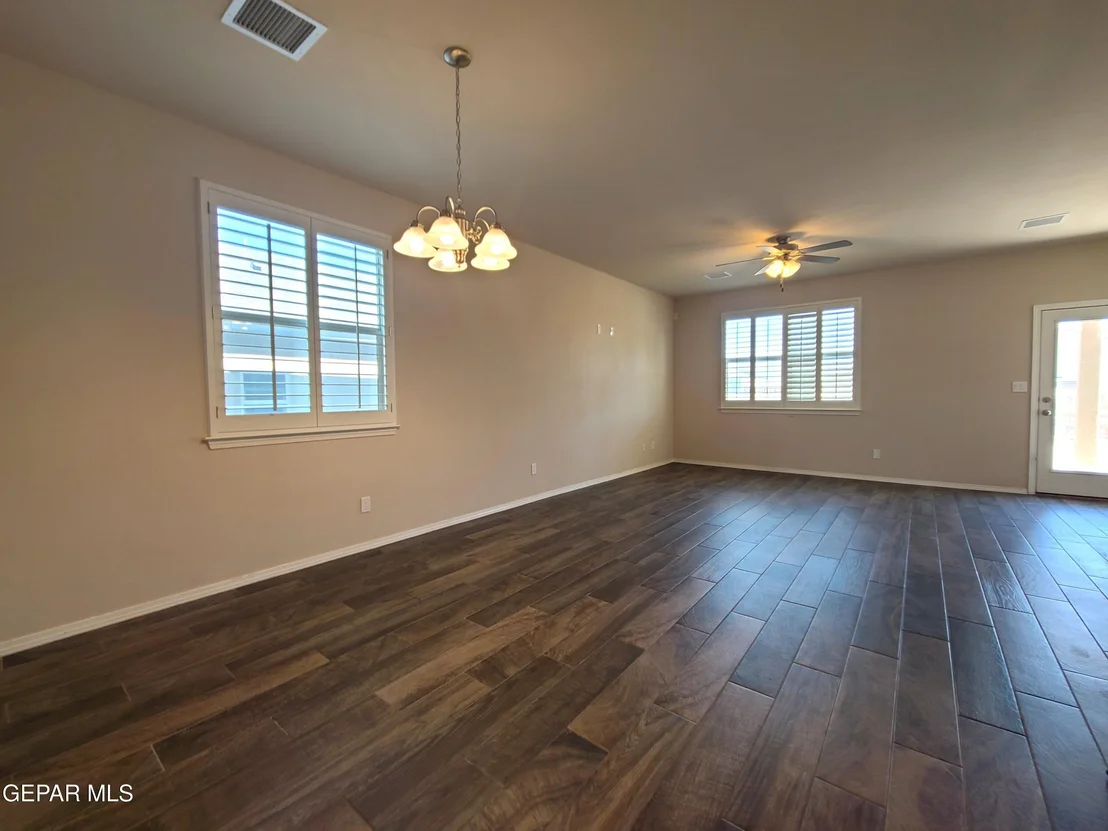 Photo of 7421 EAGLE VISTA Drive