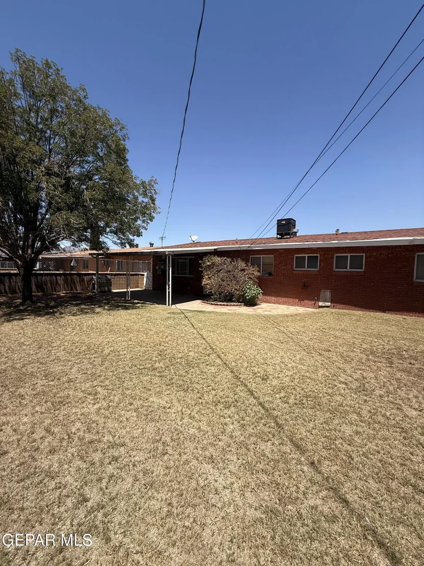 Photo of 5828 STURGEON DR Drive