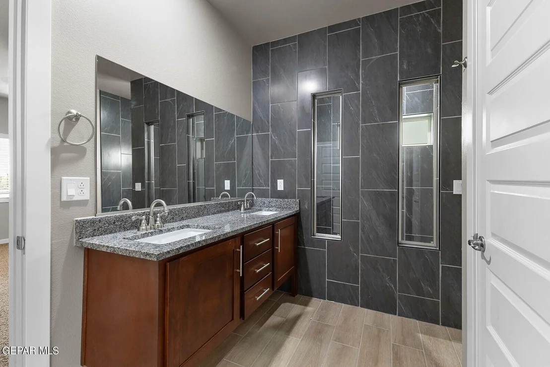 Photo of 15261 Composition Avenue