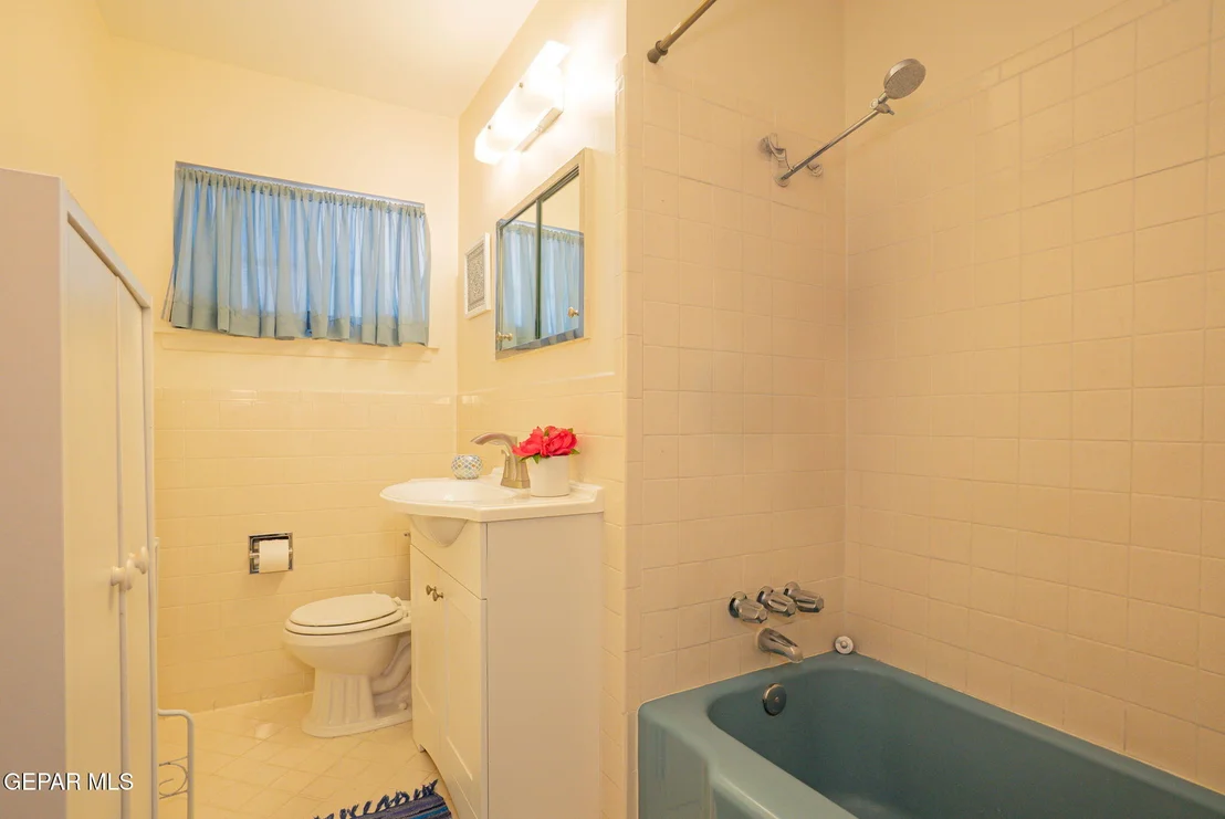 Photo of 6049 ISABELLA Drive