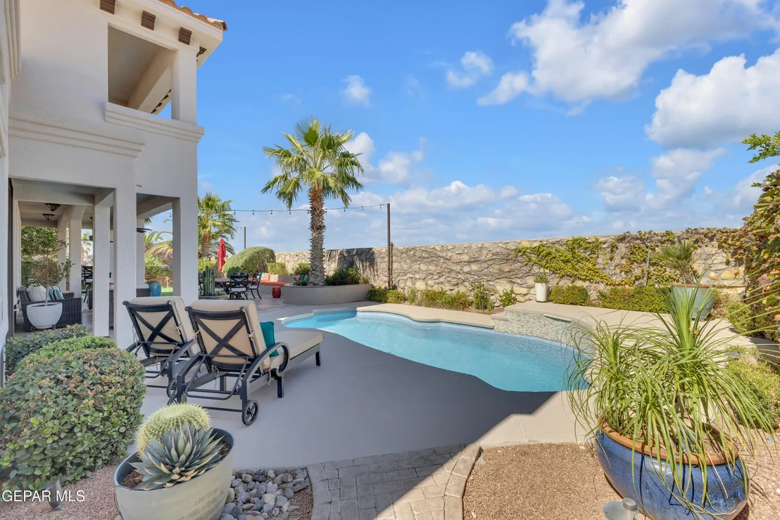 Photo of 1237 CALLE LAGO