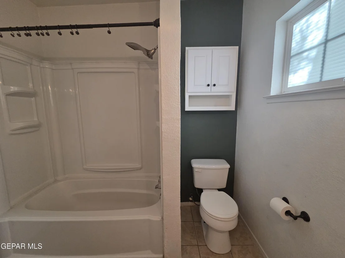 Photo of 5121 JULIANDRA Avenue