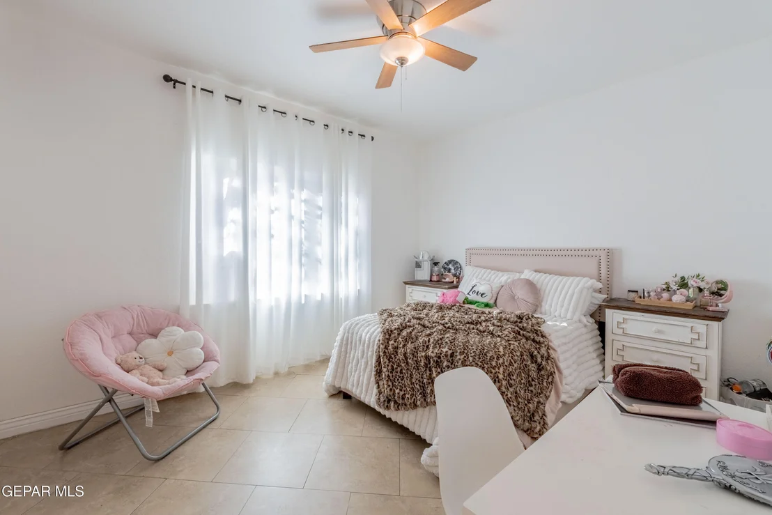 Photo of 721 WILLOW GLEN Drive
