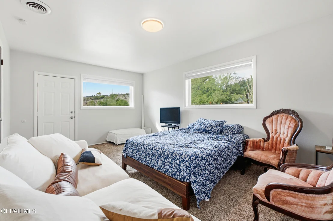 Photo of 224 VIKING Drive