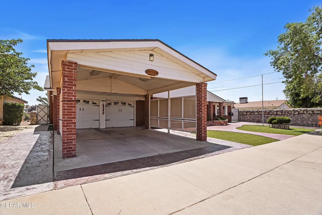 Photo of 1300 SUNBURST Drive