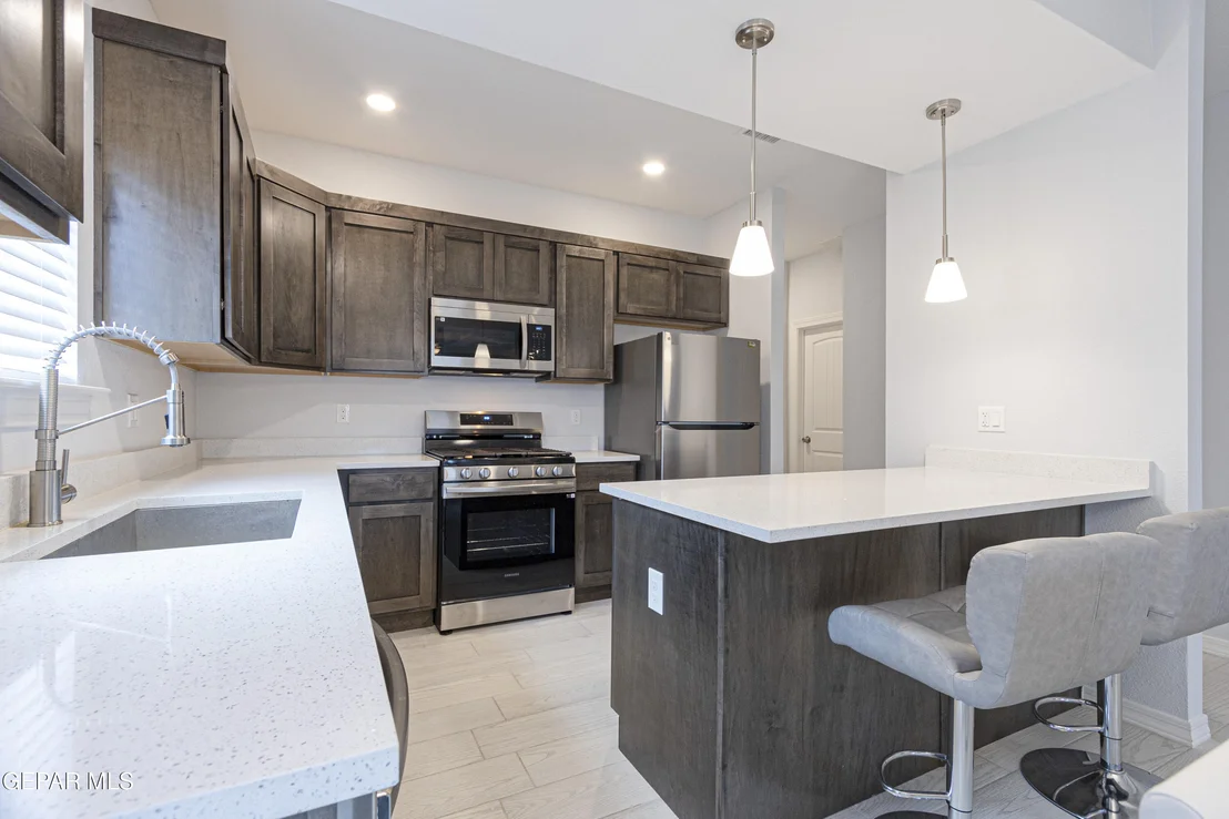 Photo of 546 Spanish Oak Drive