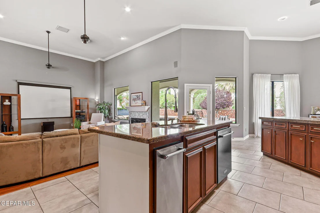 Photo of 5301 UPPER VALLEY Road