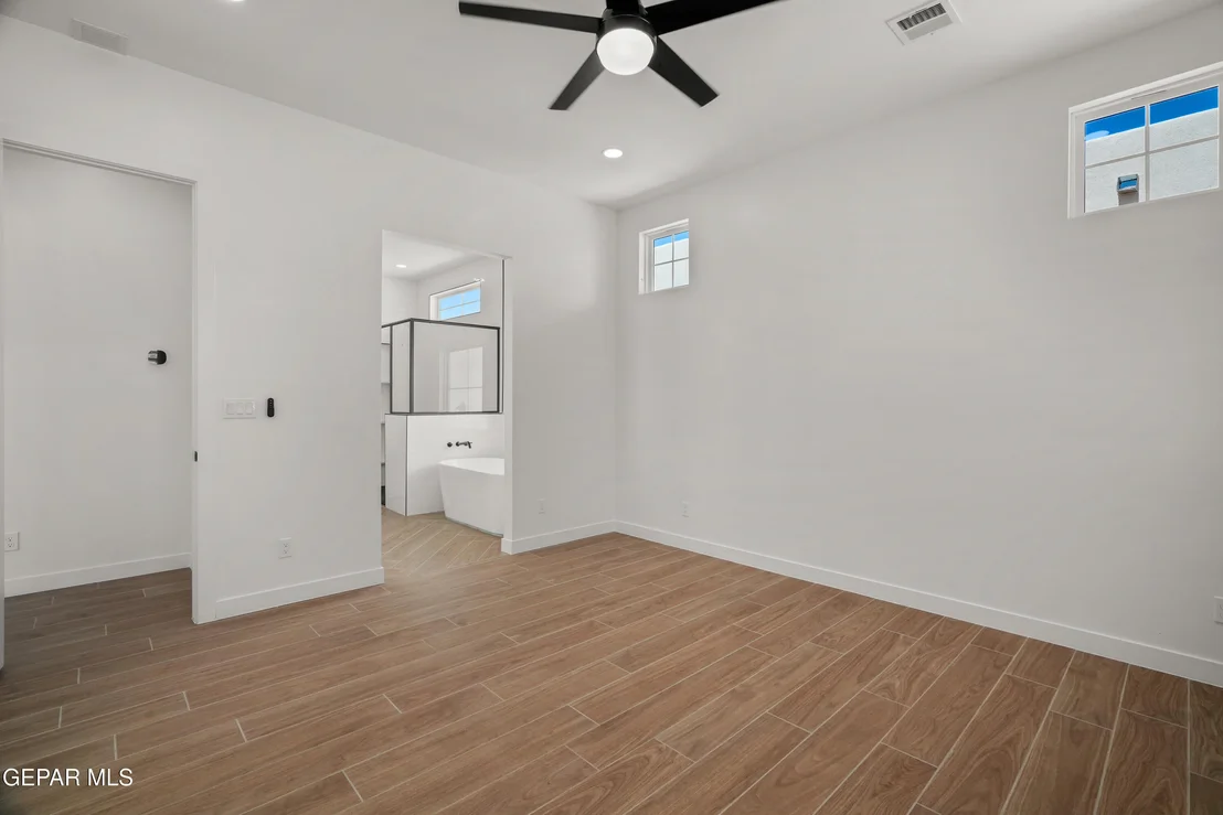 Photo of 15052 Laura Lane