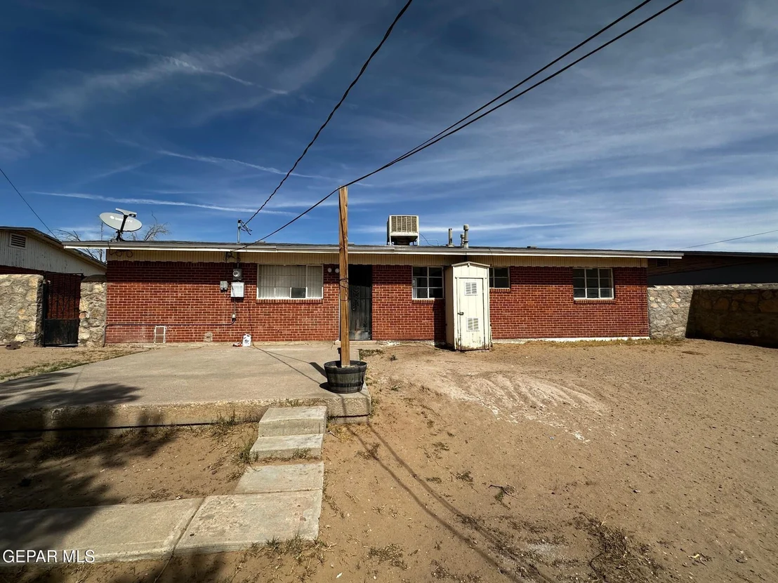 Photo of 8124 BURNHAM Road