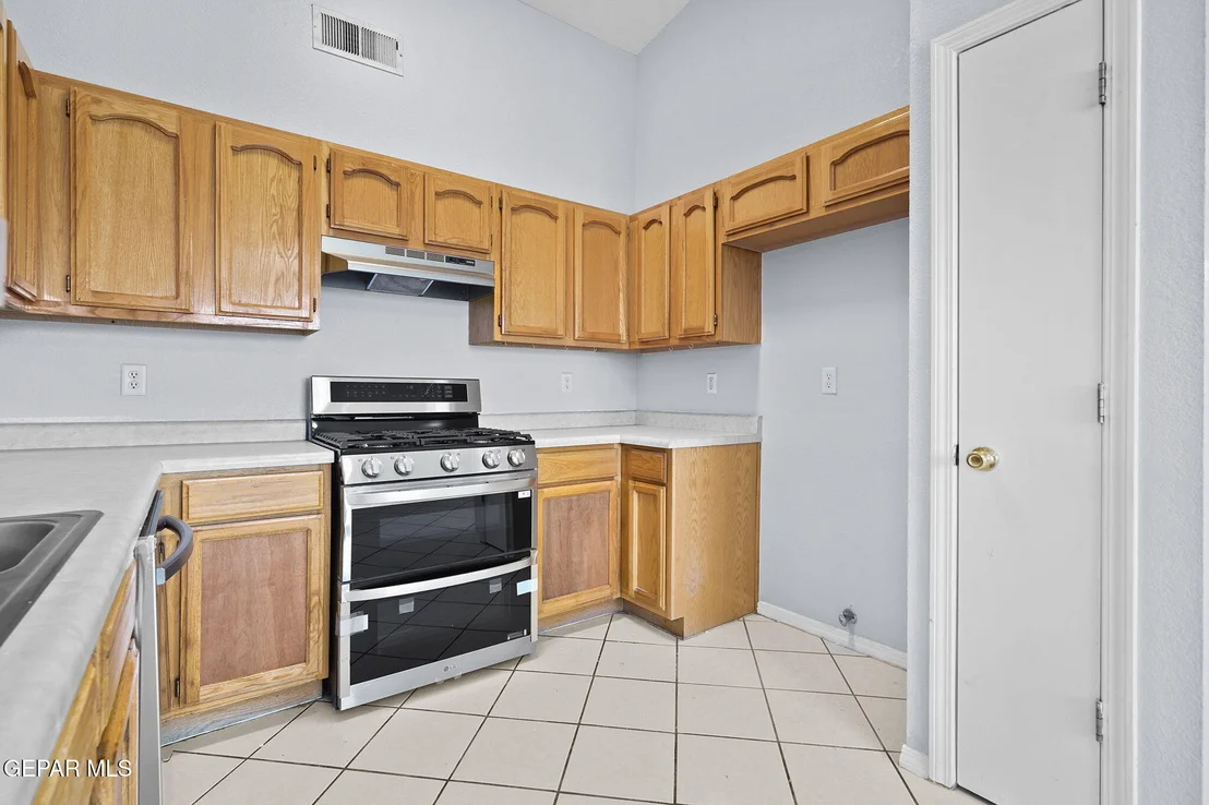 Photo of 11609 BELL TOWER Drive