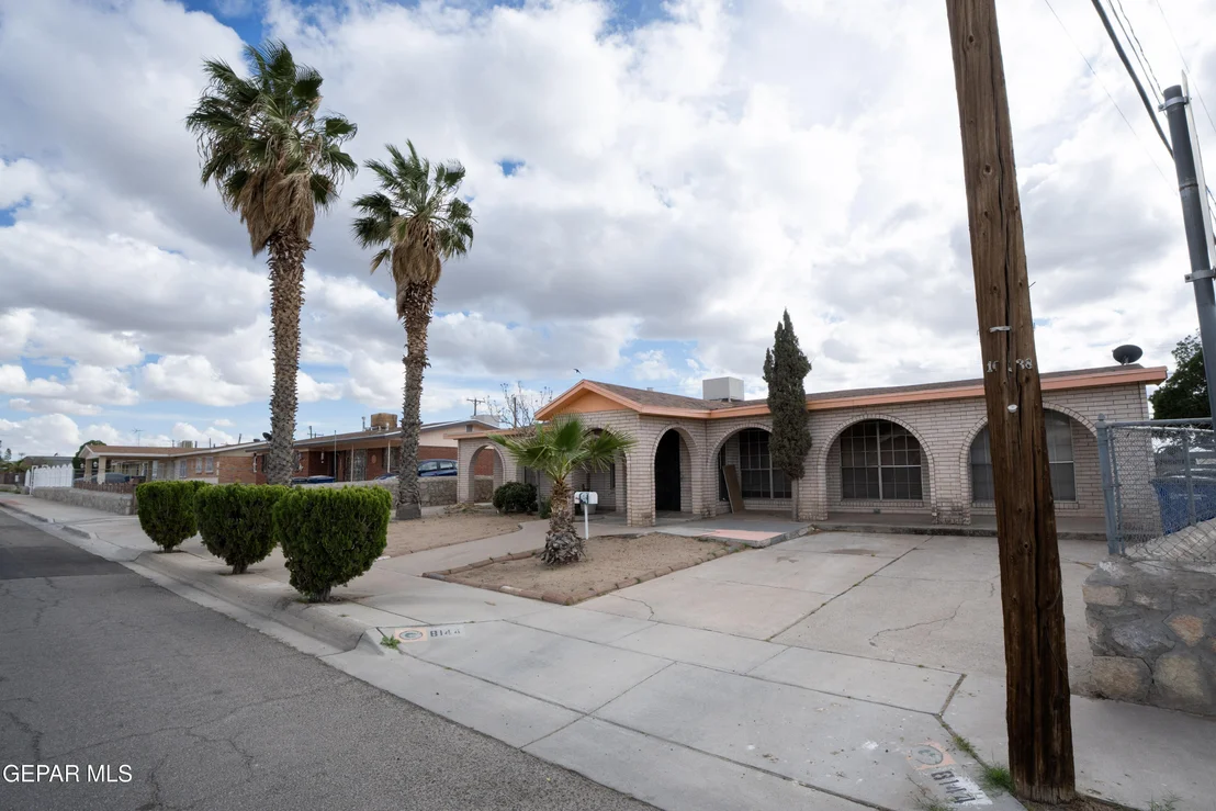Photo of 8144 BURNHAM Road