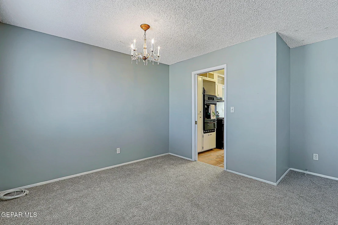 Photo of 7213 CLEMENTE Avenue