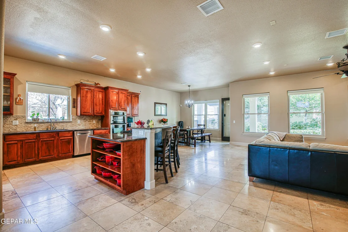 Photo of 6292 FRANKLIN DOVE Avenue